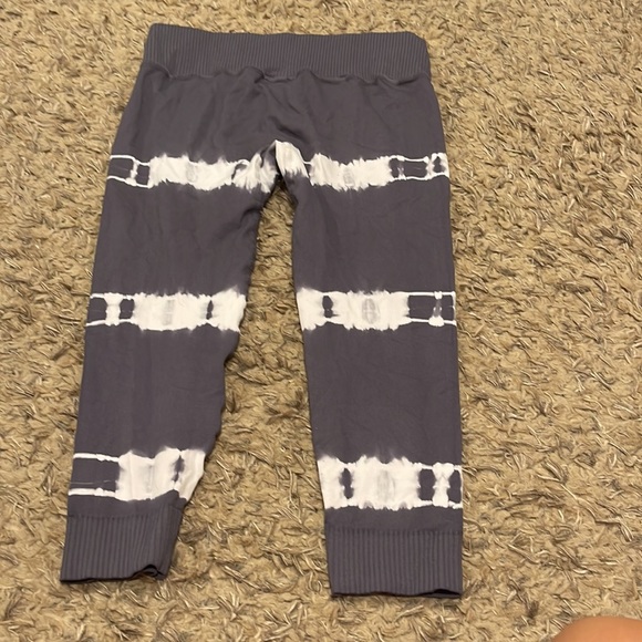 Phat Buddha Capri size M/L - Picture 6 of 6